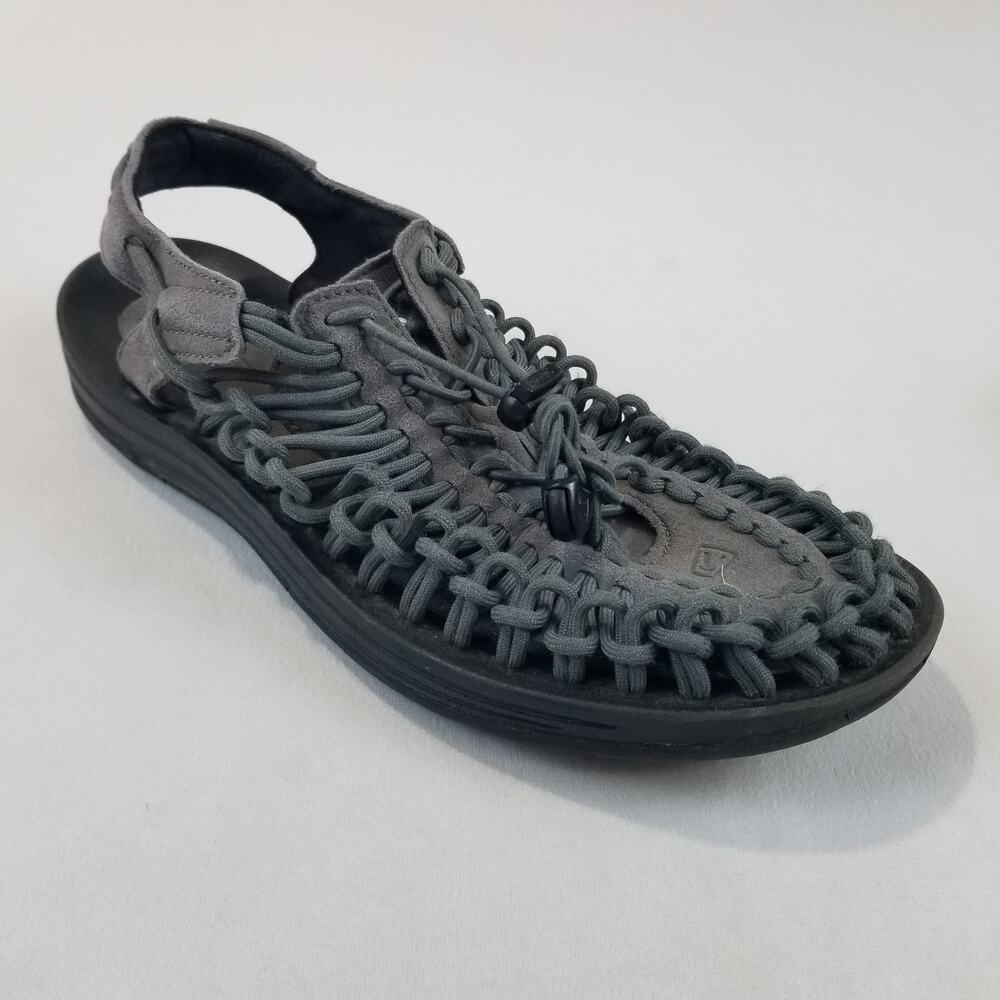 KEEN Uneek Men's Sandals Size 9 Gray Two-Cord Bungee Outdoor Water Shoes 1026336